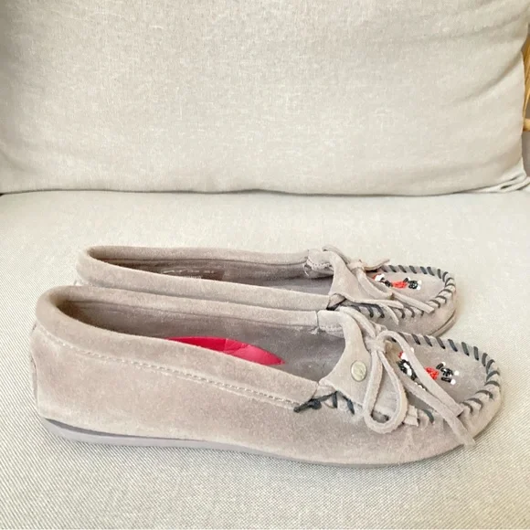 Minnietonka US 7 Gray Leather with Beads Women's nomadic spirit Moccasins US 7 - Picture 2 of 7